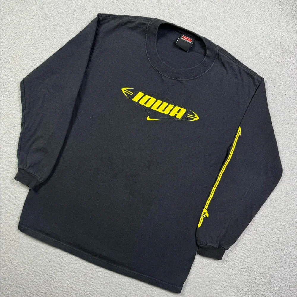 Kids vintage y2k Nike‎ university of Iowa Hawkeyes long sleeve T-shirt